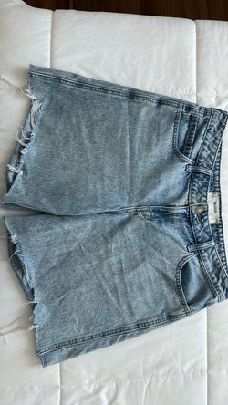 Hollister Light Wash Denim jorts