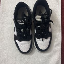 Kids Nike  Is Size 1 