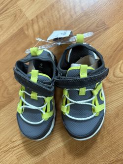 New Boys Carters Sz 9 Sandals 