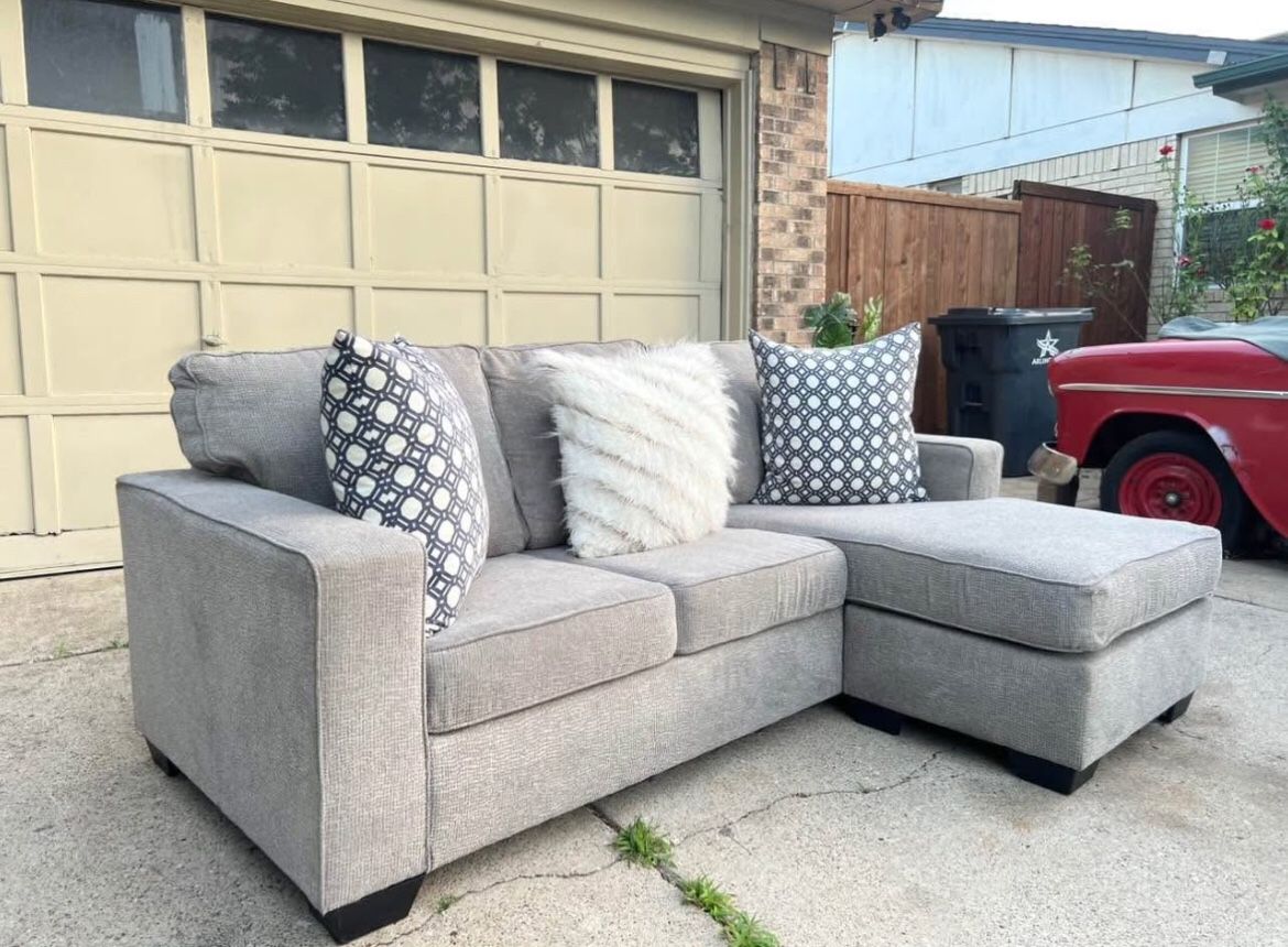 Sectional Couch 