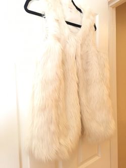 New Target faux furr vest !!