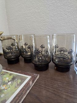 Vintage Mushroom Glasses 1970s Unused 4pc