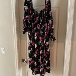 Torrid Black Floral Challis Smocked Dress Sz 2 NEW