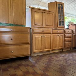 Kitchen Cabinets Top & Bottoms