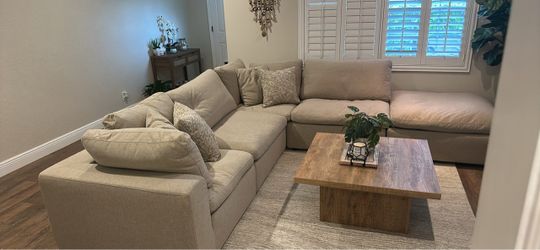 Sectional Sofa 6 piece includes 2 ottomans