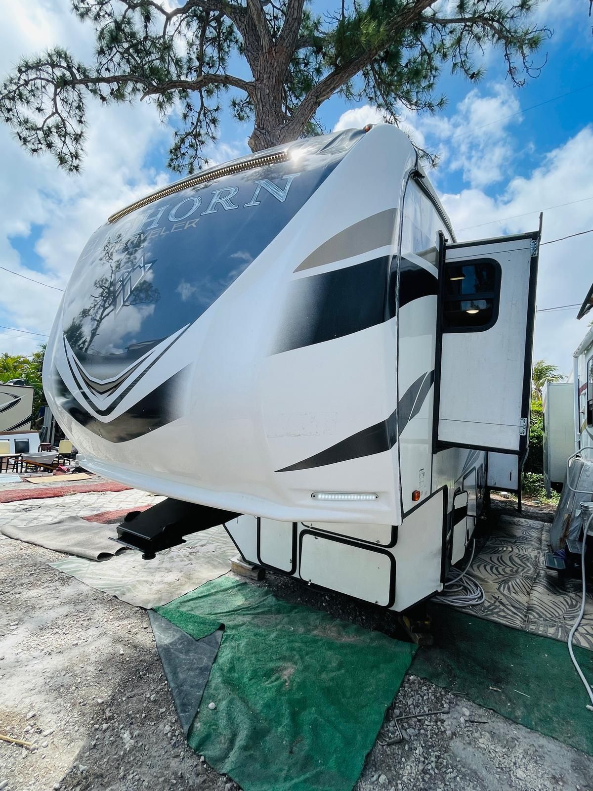 2022 Traila Bighorn 5th Wheel RV Camper