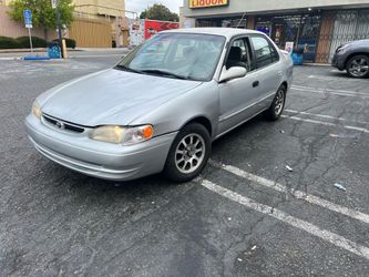 2001 Toyota Corolla **** clean title runs great no problems *****