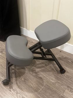 Kneeling chair