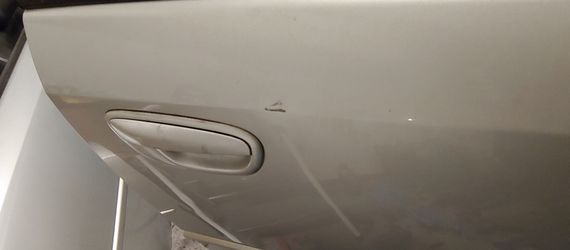 2005 to 2009 Subaru Legacy Front right door with glass and regulator OEM