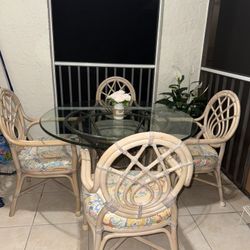 FREE: Table with 4 Chairs – Must Be Picked Up by Tuesday