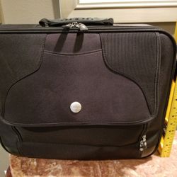 Dell Brefcase Shoulder Bag Fits Up To 15" laptop  - Asking $20 Or Best Offer👈😊 