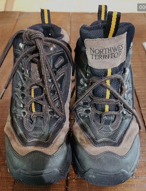 Northwest Territory Hiking Boots