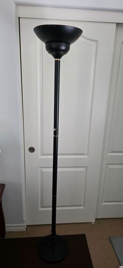 Black Floor lamps