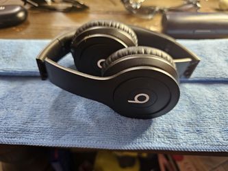 Beats by Dr Dre "Not Wireless" Comes With Wire