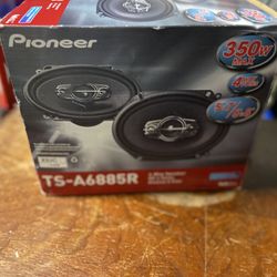 Pioneer speakers Used 