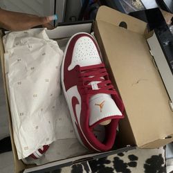 Jordan 1 Low Cardinal Red