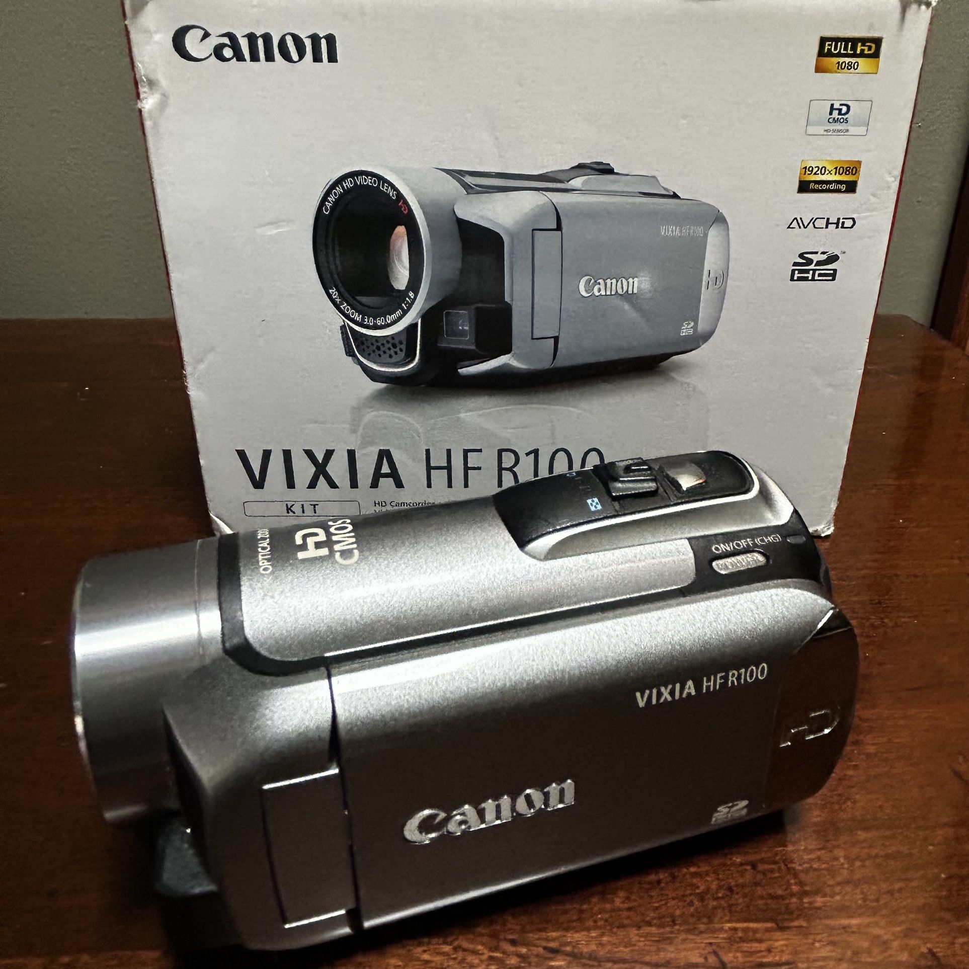 Canon Vixia HF R100