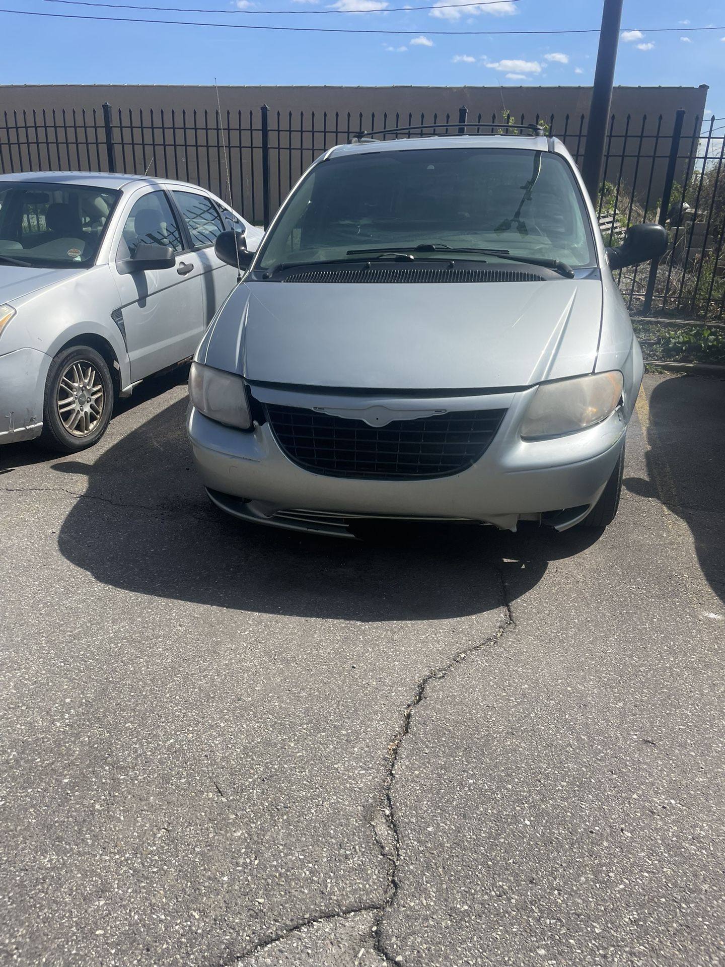 2003 Chrysler Voyager