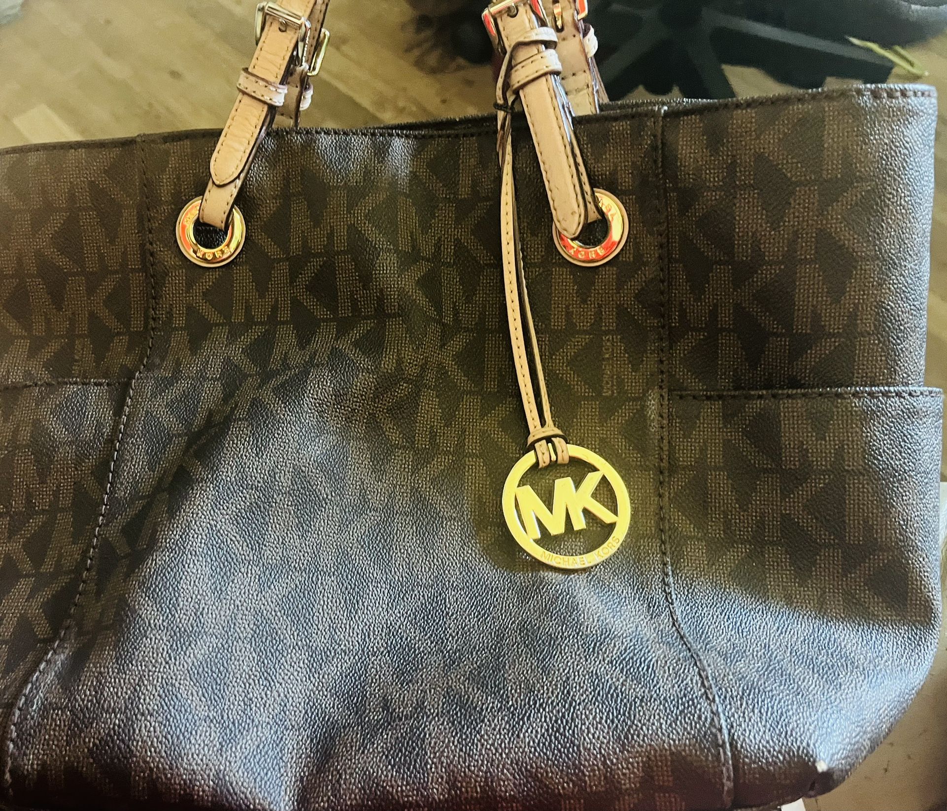 Micheal Kors logo tote bag (authentic)