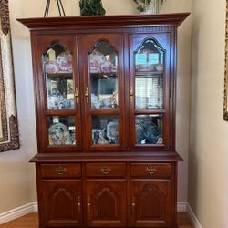Thomasville China Cabinet 40 Years Old Antique 