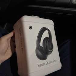 Beats Studio Pro