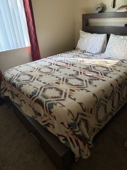 Bed Queen