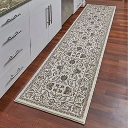 Thomasville Timeless Classic Alden runner in Gray. Size is 26" x 96" (2'2" x 8').