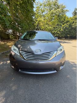 2014 Toyota sienna