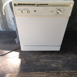 GE DISHWASHER DISH WASHER OFF WHITE COLOR WORKS PERFECT 30 day warranty