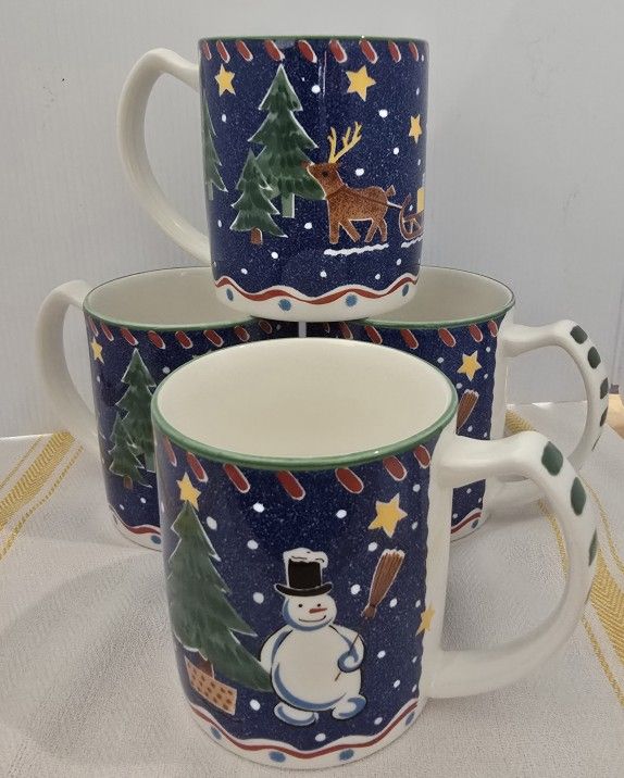Mikasa China Christmas Glow fashion coffee mugs