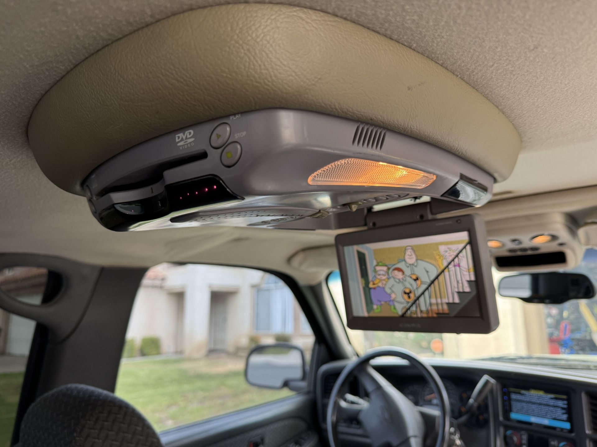 Audiovox Overhead Roof Mounted Monitor w/ DVD Player