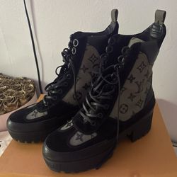 Louis Vuitton Laureate Platform boots 