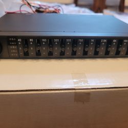 10 Band Graphic Equalizer w/Sub Out