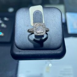 10k Diamond Ring
