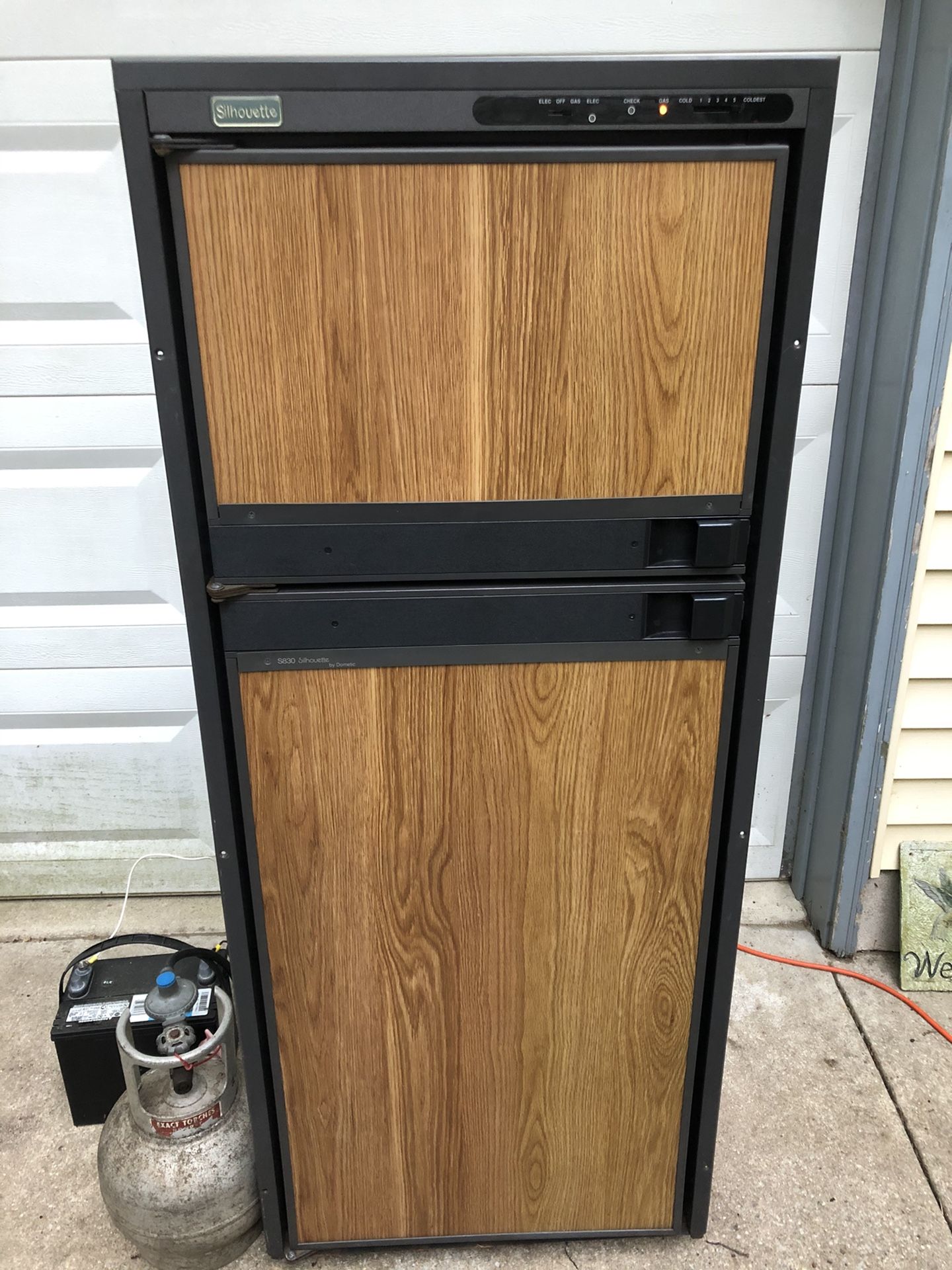 Used dometic rv 2024 refrigerator for sale