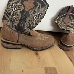 Cowboy boots for girl size 8