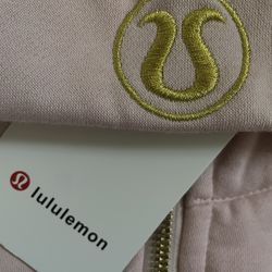 Baby pink Lululemon scuba size 4