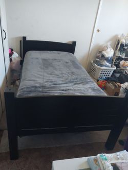 Black Wood Twin Bed Frame/Bunkbed