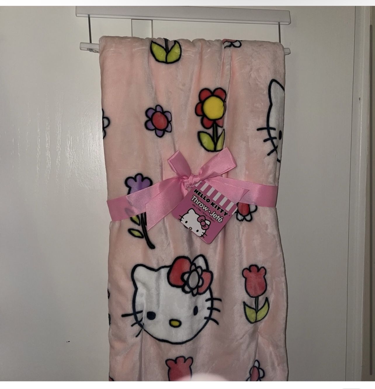 Hello Kitty Flower Spring Blanket
