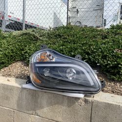 2013 - 2021 Kenworth T680 Black Headlight With LED Bar