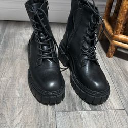 Madden Girl Boots 7 