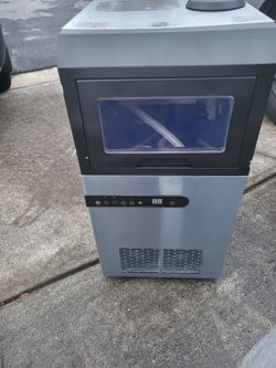 Commercial Ice Maker