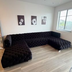 Velvet couch 