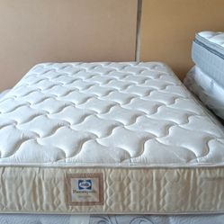Full Size Mattress (Colchon Full Size)