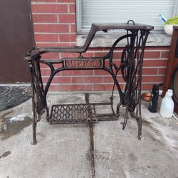 Cast Iron Singer's Cobbler's Sewing Table 