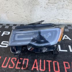 Grand Cherokee headlight 