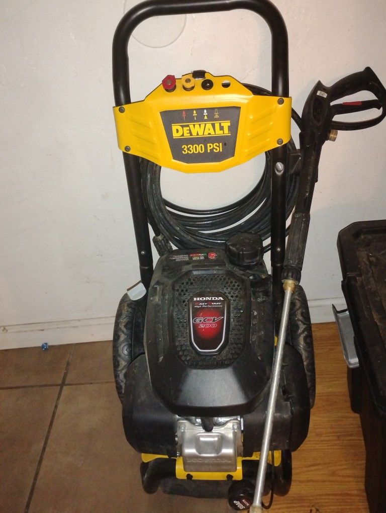 3300 PSI 2.4 GPM Cold Water Gas Pressure Washer with HONDA GCV200 Engine
