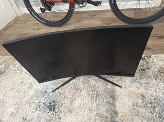 32 in MSI curve monitor