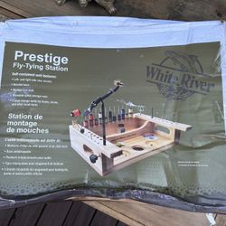 Cabela’s White River Fly tying Station New Open Box