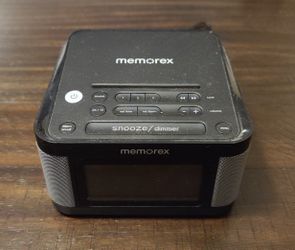 Digital Clock Radio w/USB Ports